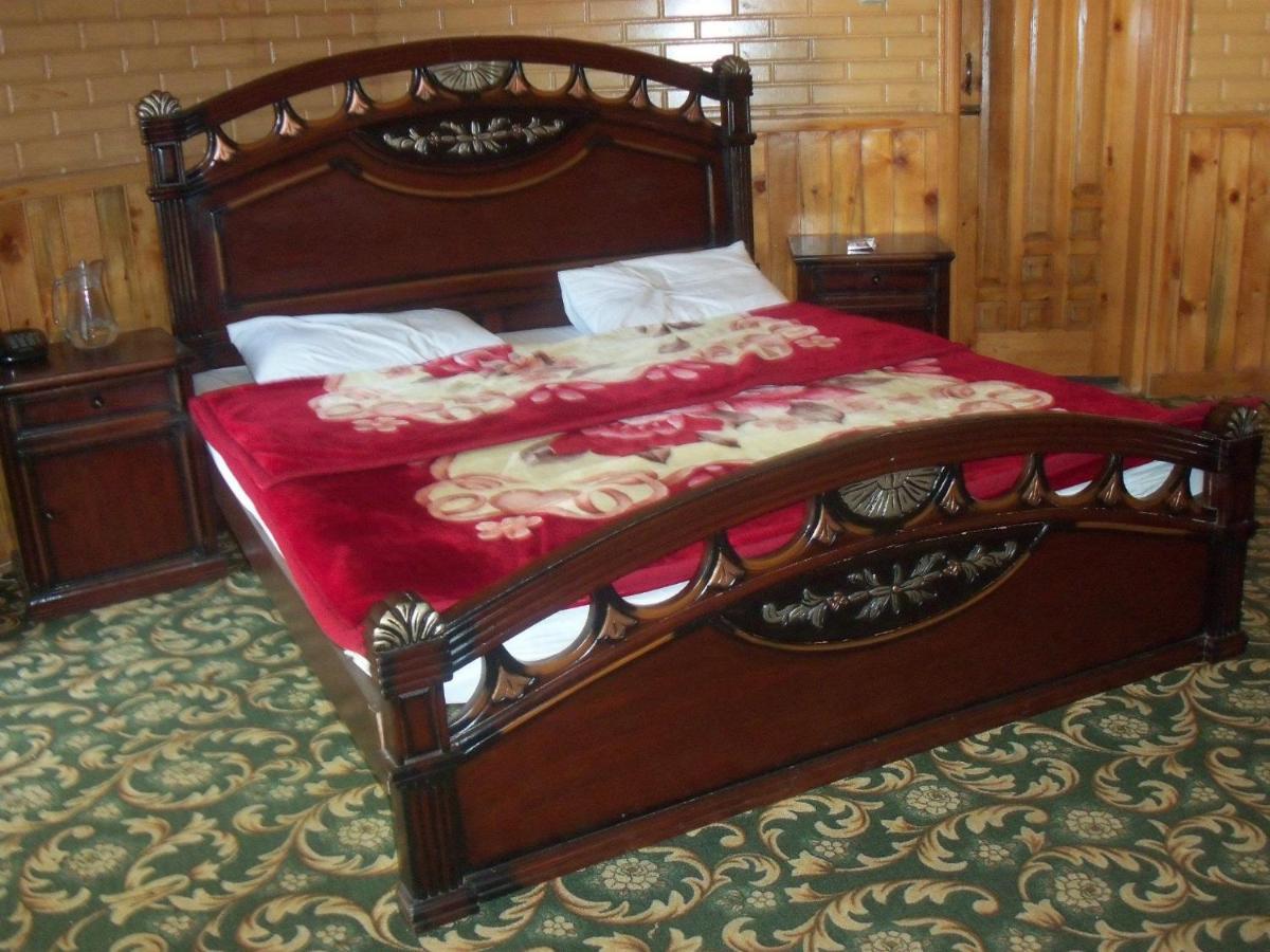 Manila Huts Hotel Naran Bagian luar foto