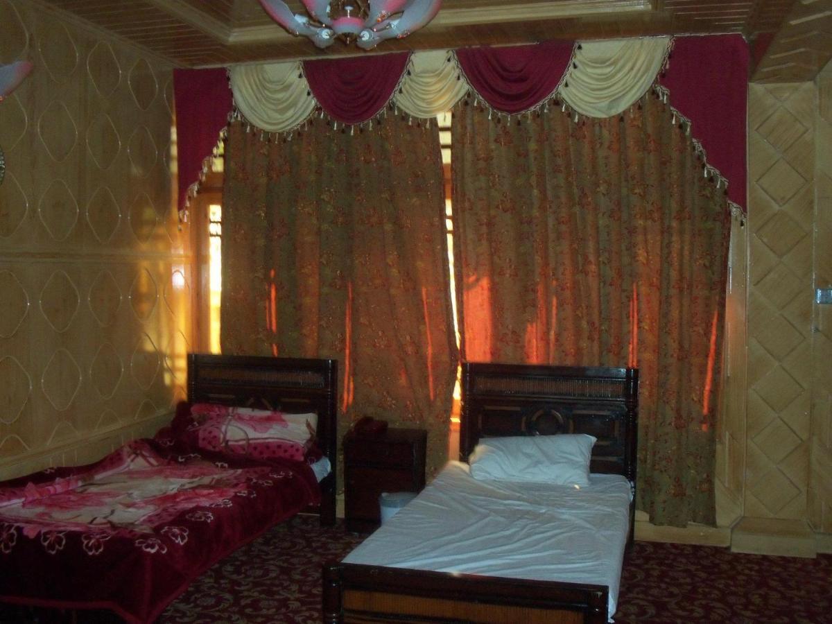 Manila Huts Hotel Naran Bagian luar foto