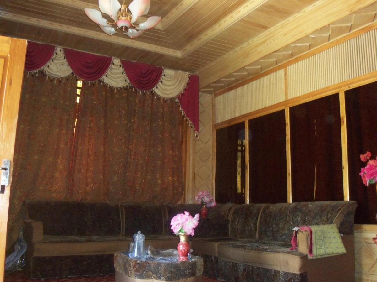 Manila Huts Hotel Naran Bagian luar foto