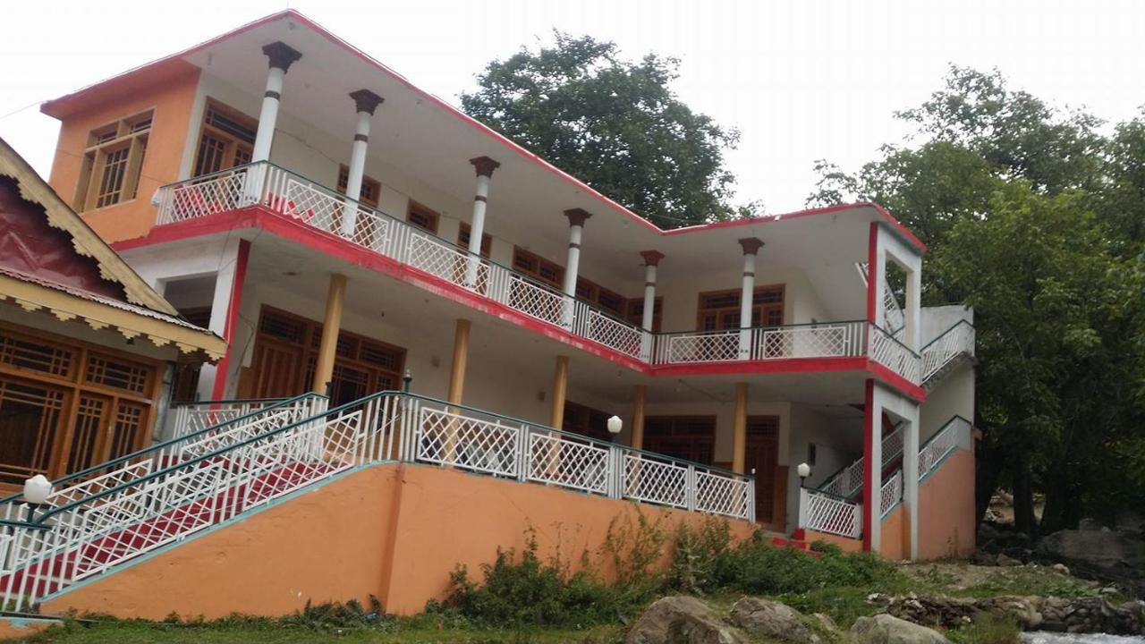 Manila Huts Hotel Naran Bagian luar foto